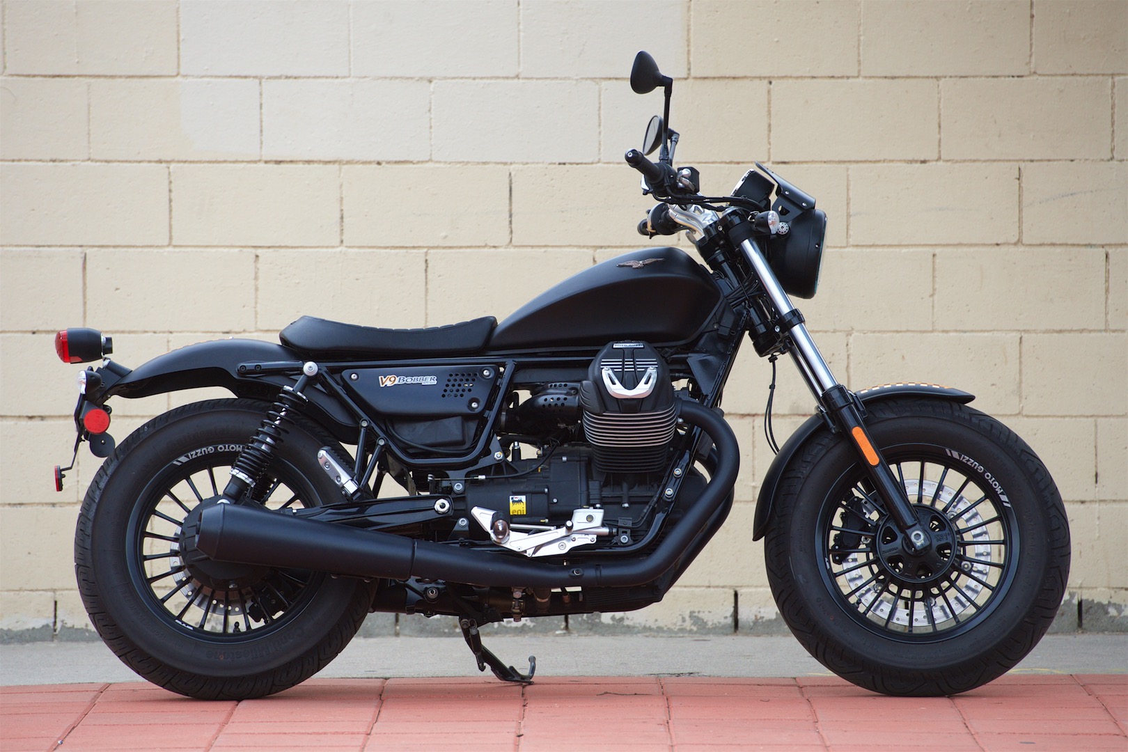 2017-Moto-Guzzi-V9-Bobber-Review-2