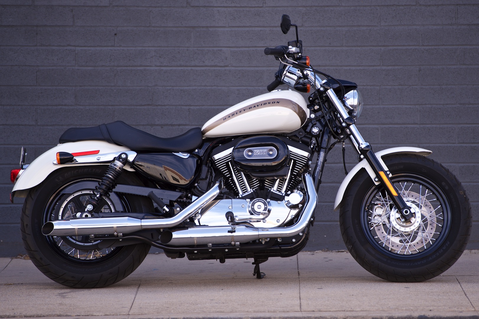 2018-Harely-Davidson-Sportster-1200-Custom-Review-2