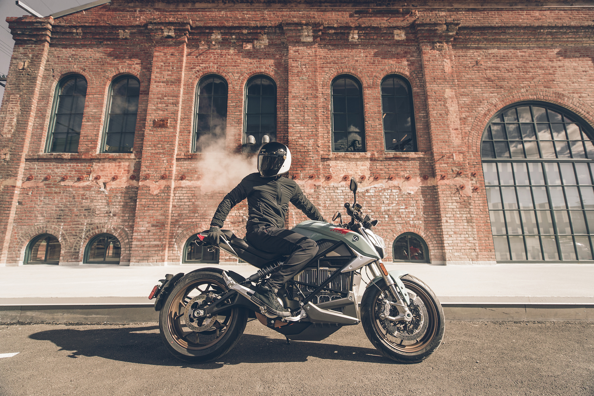 Where Electric Motorcycles Are Today & Why They’re the Future. Are the professionals right? Will we see the overturning of gas powered motorcycles?