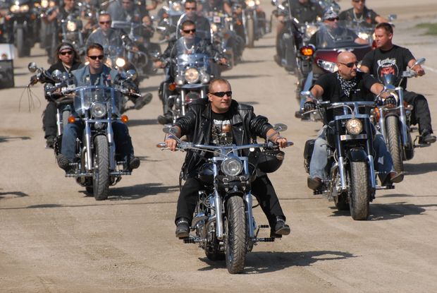 The Motorcycle Club: Ass, Grass, and Gas – The Unwritten Code of the&nbsp;Road
